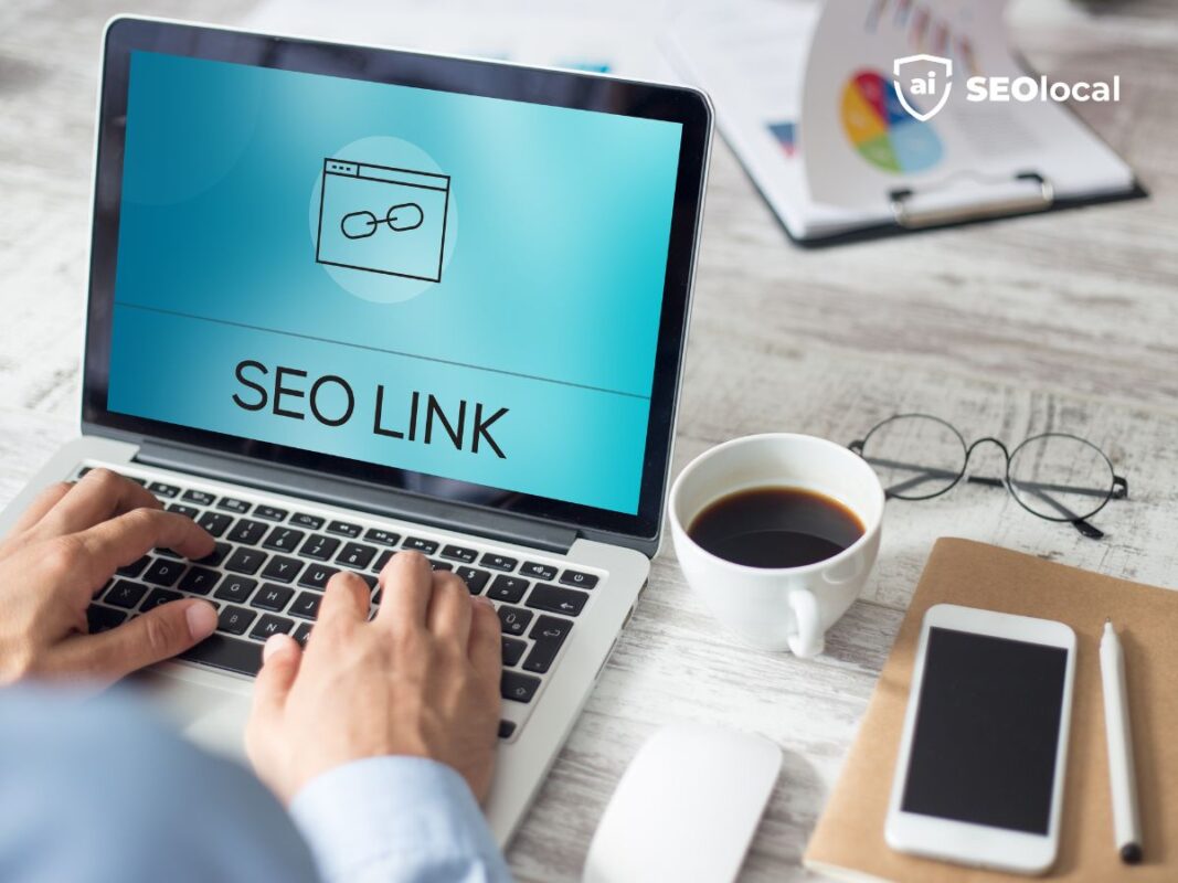 SEO Links word on laptop